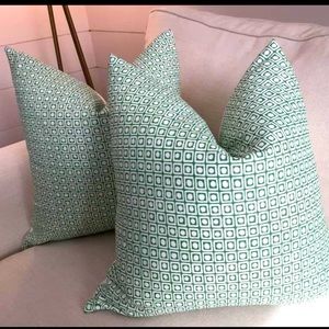 2 Thibaut “Santa Monica” pillow covers in emerald green, 22x22.